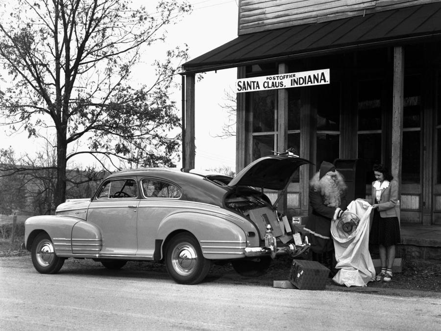  Chevrolet Special DeLuxe Fleetline Aerosedan 1942 года  (фото 2 из 3)